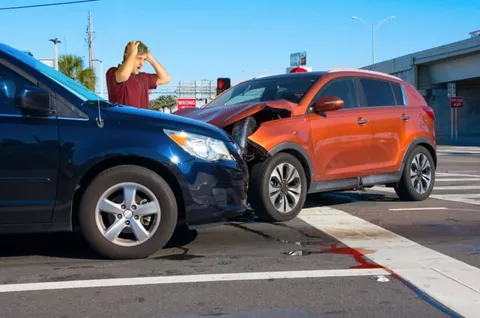2 vehicle accident on an intersection